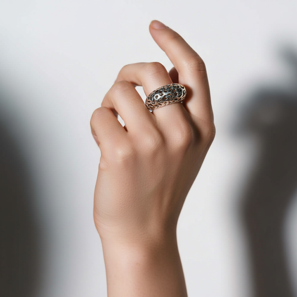 Anello Damasco — indossato luminoso
