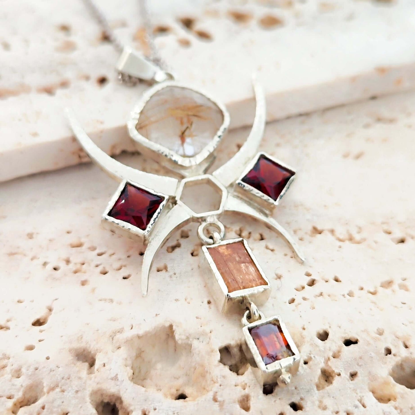 Pendentif feuillage