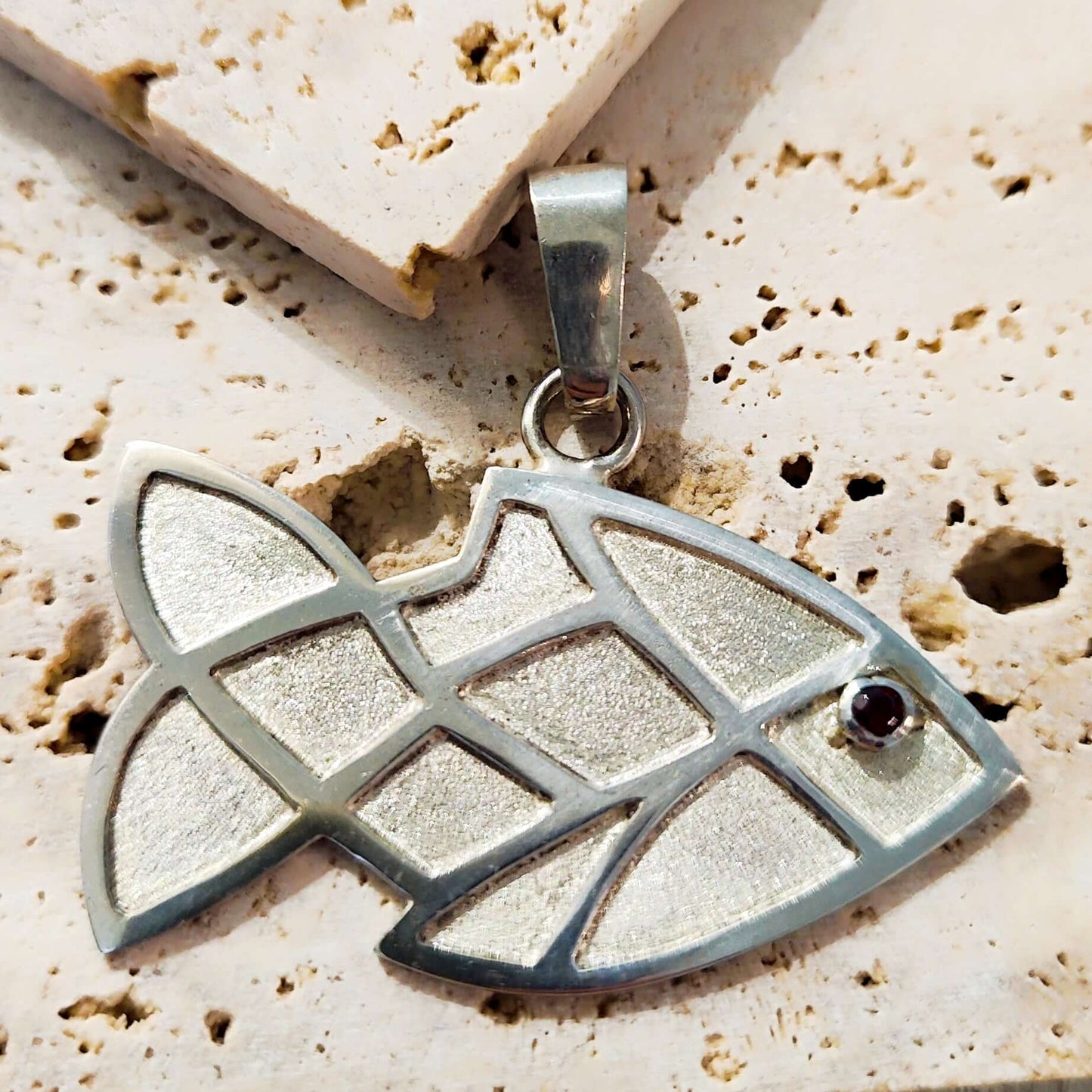 Pendentif à saké