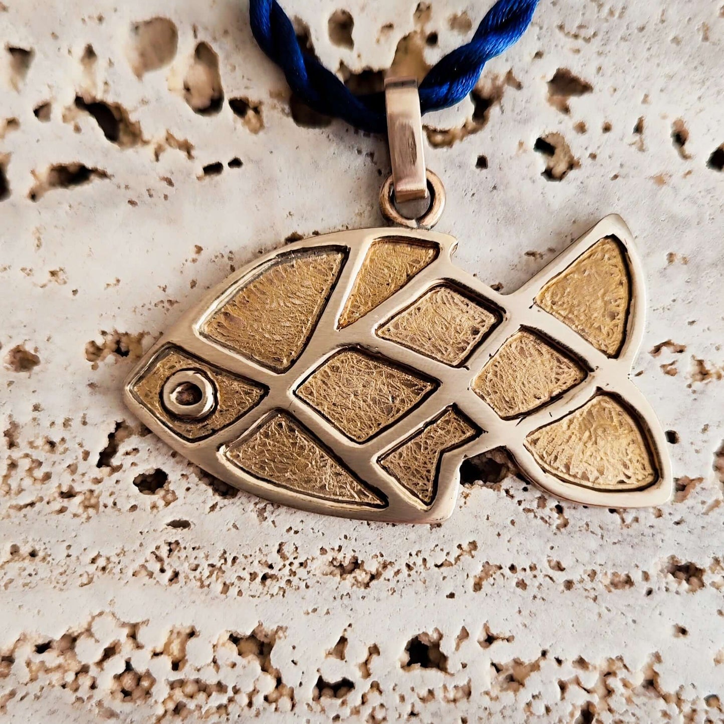 Pendentif Saké B