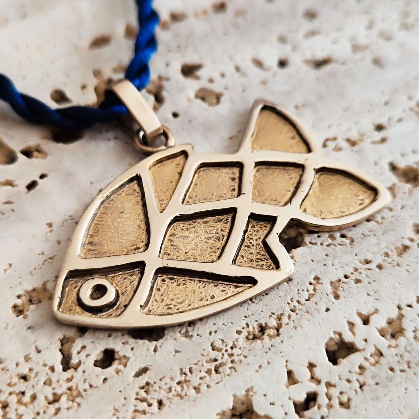 Pendentif Saké B