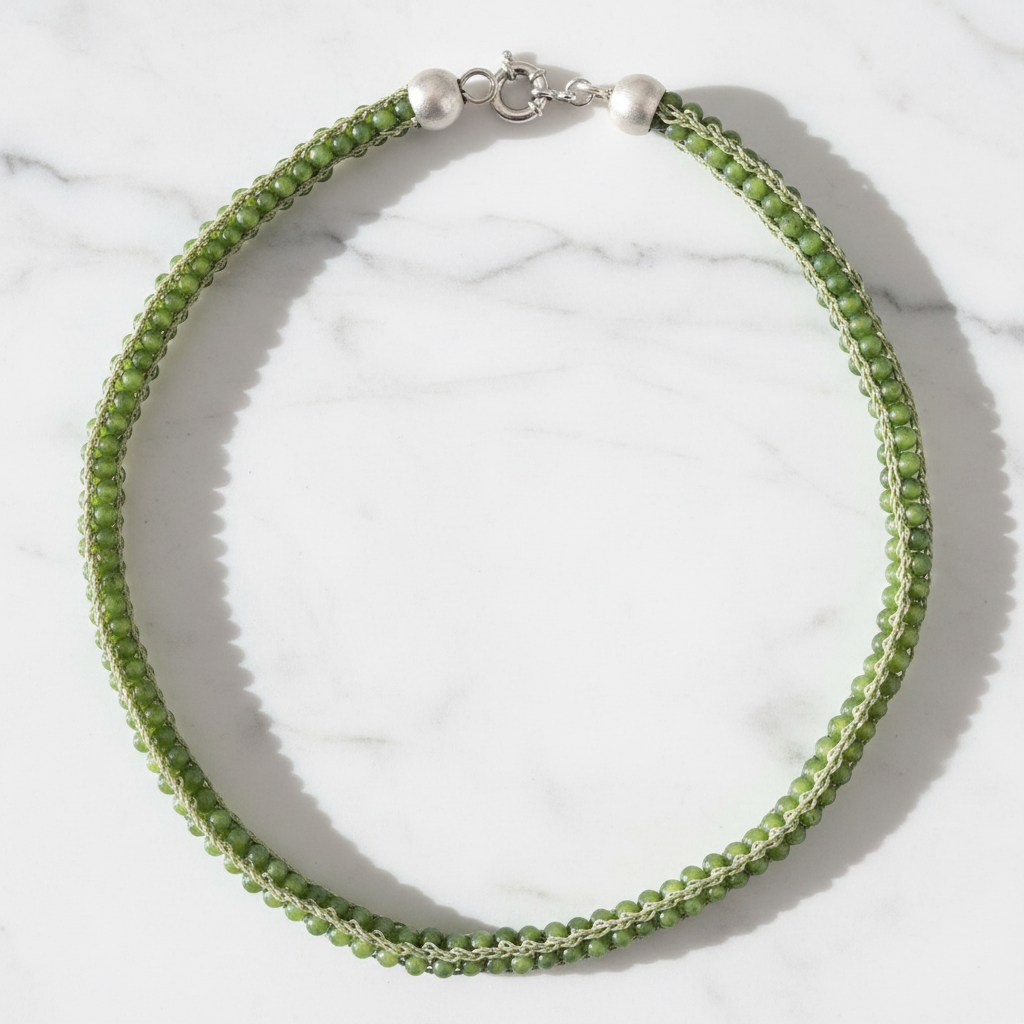 Collana Agata Pomelo — vista completa su marmo