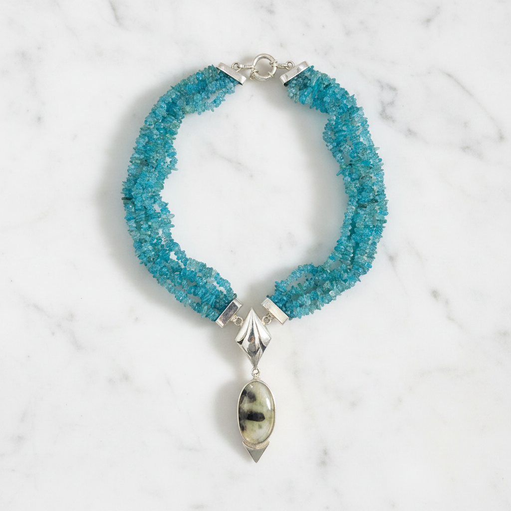 Collana Martinica su marmo bianco