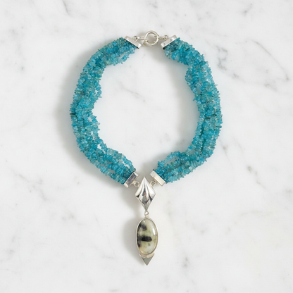 Collana Martinica su marmo bianco